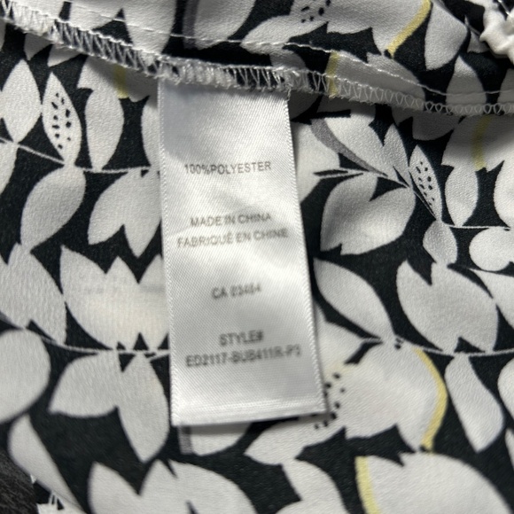 Ricki's Size 0 Petal Print Short Sleeve Blouse - Picture 9 of 9